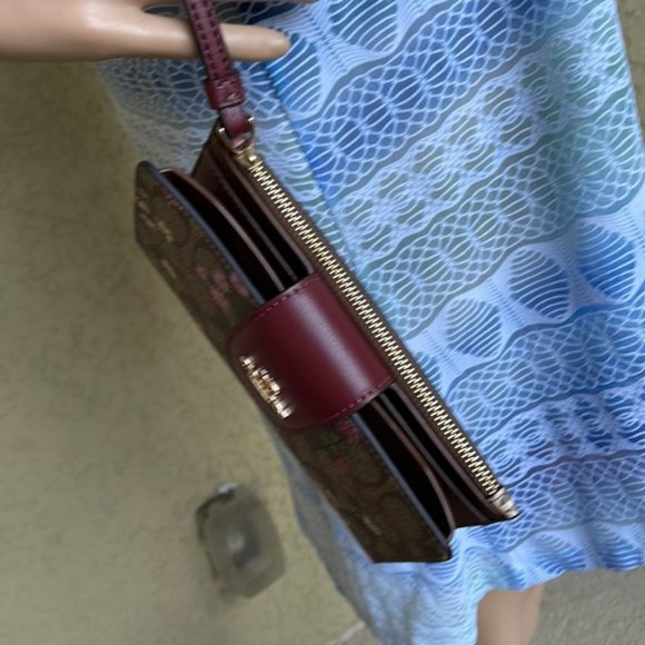 Coach Tech Wallet In Signature Canvas With Wildflower Print Khaki Multi - Picture 16 of 16